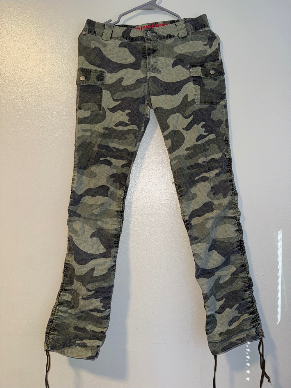 Camo Cargo low rise Pants